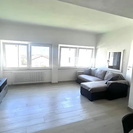 Apartmán Vicino Al Lago, Con Ampio Giardino E Parcheggio *